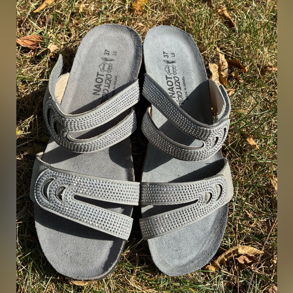 NWOT Naot Ainsley Studded Slide Gray Sandal Size 37